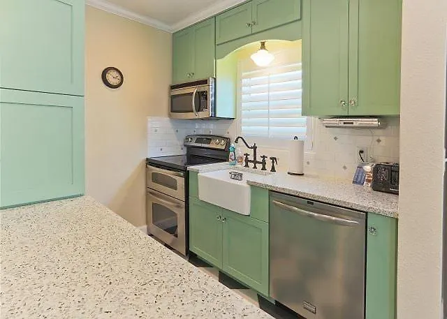 With Heated Pool, Coral A1 * Clearwater Beach