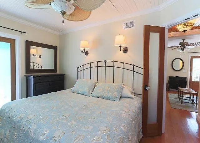 Resort With Heated Pool, Coral A1